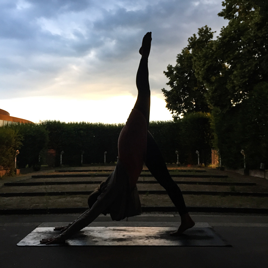 Outdoor Yoga im Musikpavillon Linz